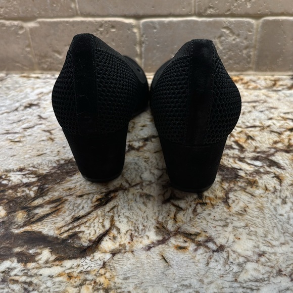 Eileen Fisher Kiss Stretch Knit Pump in Black size 8 EUC - Picture 4 of 6